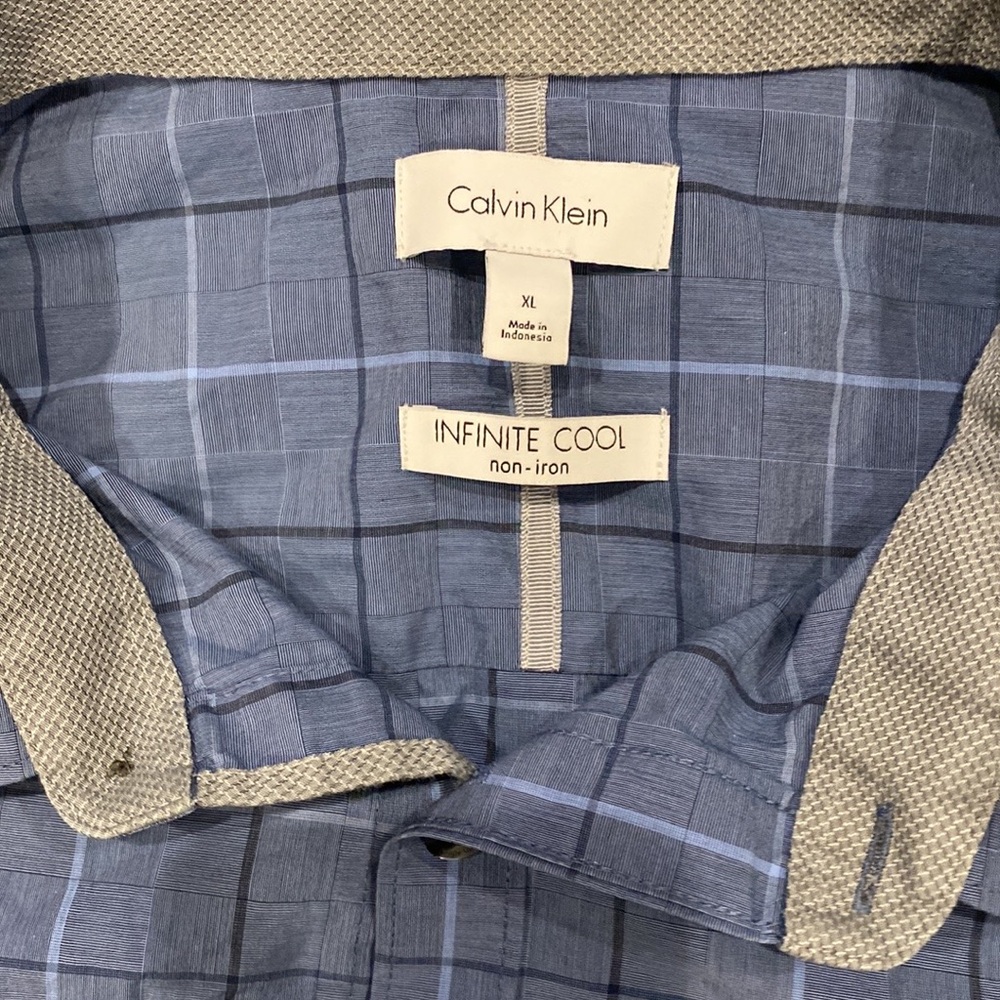 Calvin Klein - Picture 2 of 3